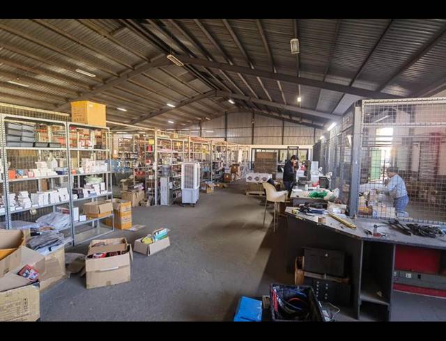 INDUSTRIAL PROPERTY TO RENT IN WALTLOO